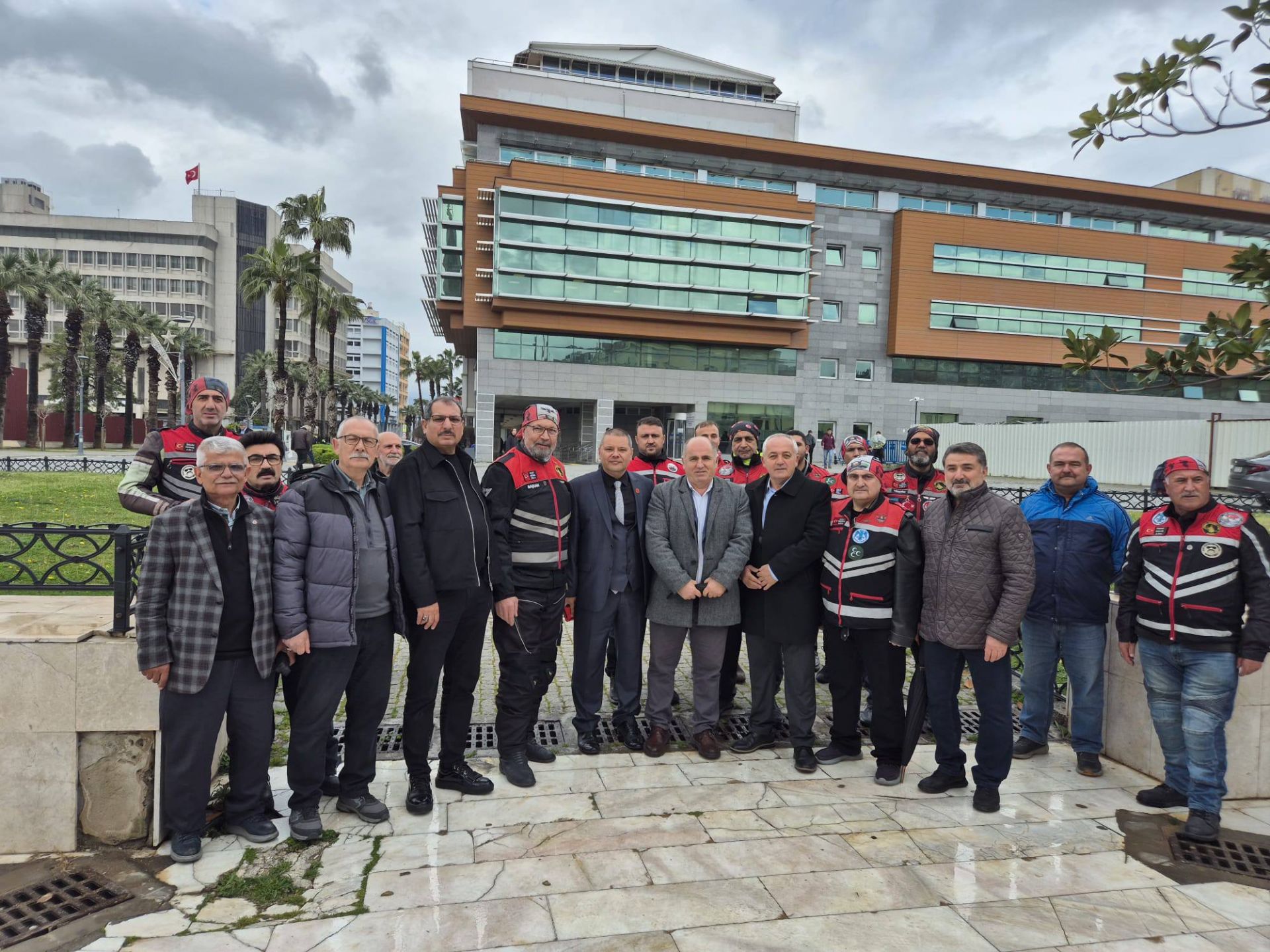 ALPARSLAN TÜRKEŞ VE MUHSİN YAZICIOĞLU MEVLÜT PROGRAMI