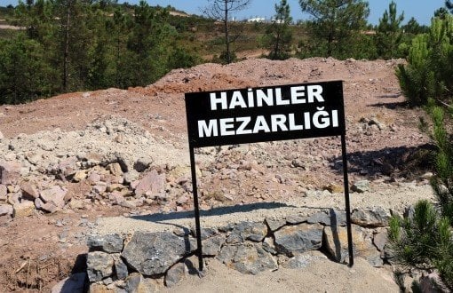 KAMUFLE HAİNLER